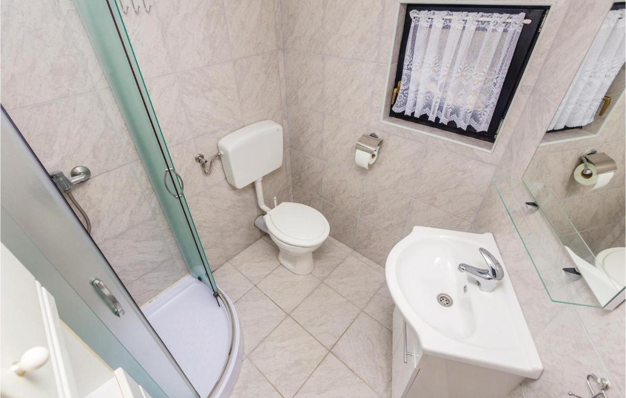 Amazing Apartment In Zupanje With Wifi Exterior foto